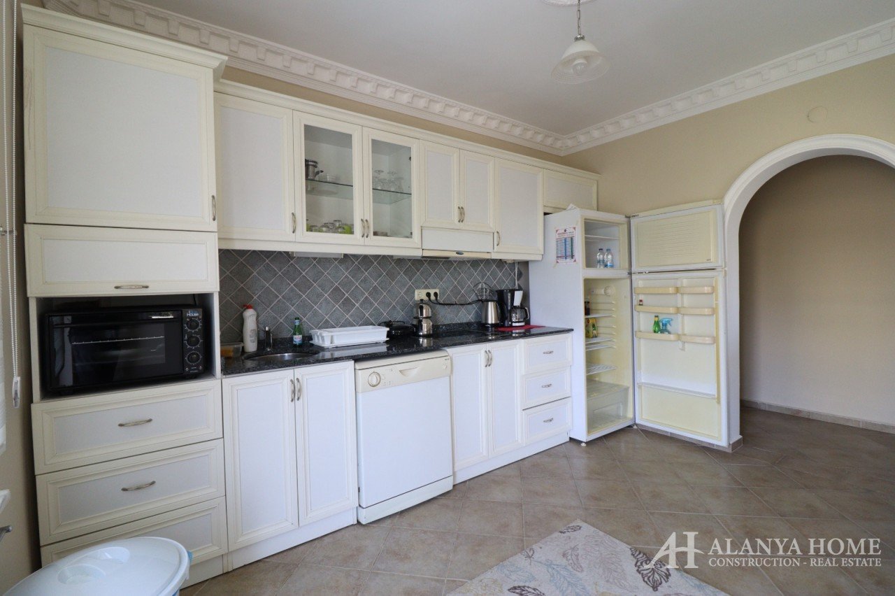 Comfortable apartment 2 + 1 in Garden Palas Kestel Alanya with sea view