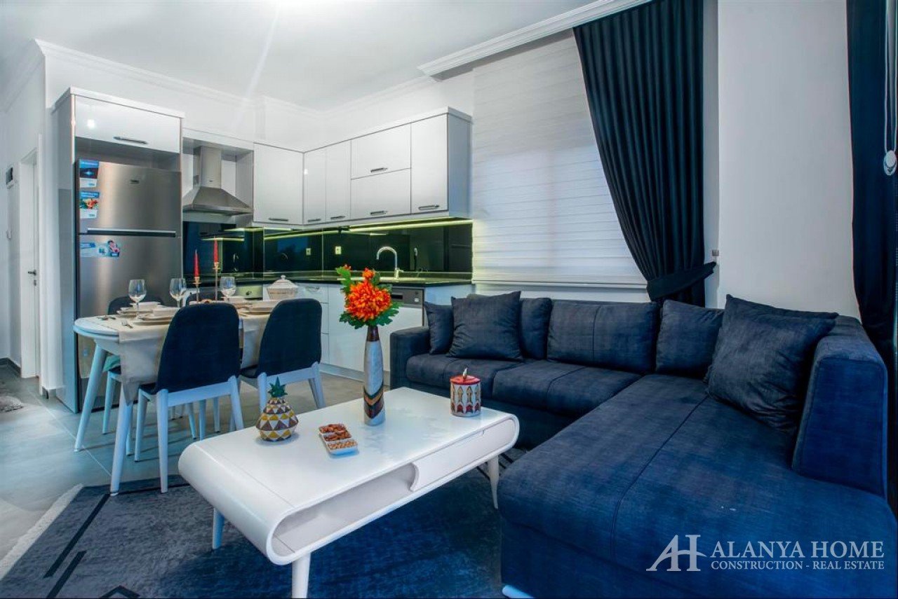 Фото купить продать недорогую двухкомнатную квартиру недвижимость 1+1 c просторной гостиной кухней с