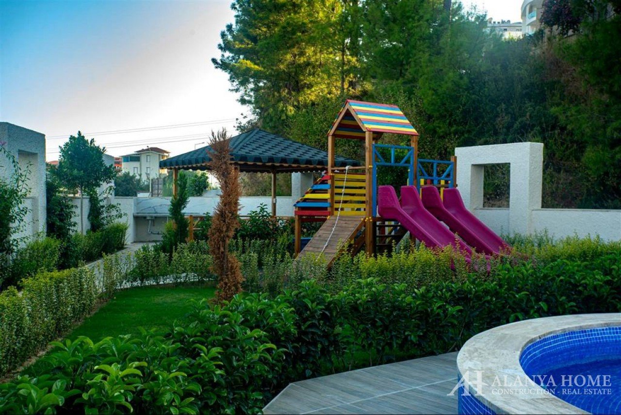 Фото купить продать недорогую квартиру недвижимость в доме жилом комплексе с детской площадкой комно