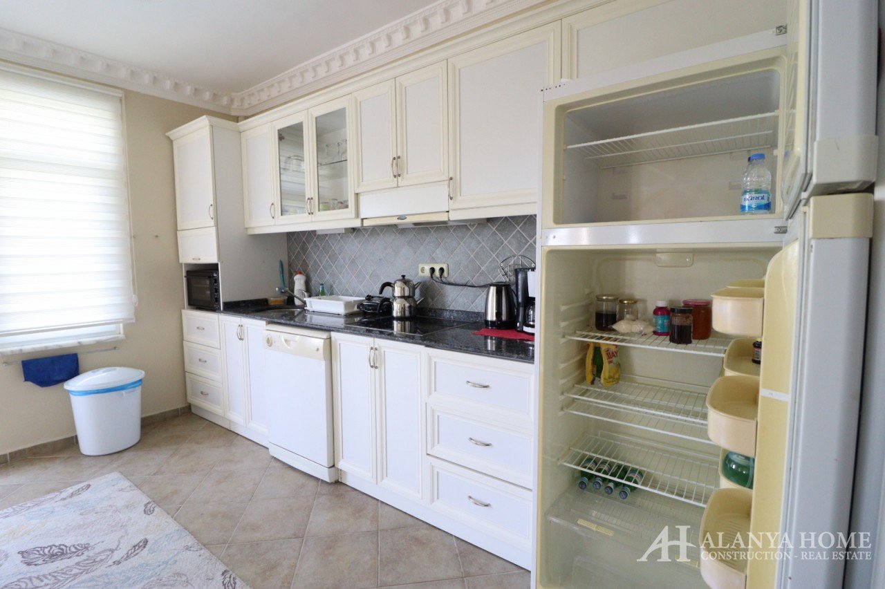 Komfortable Wohnung 2 + 1 im Garden Palas Kestel Alanya mit Meerblick