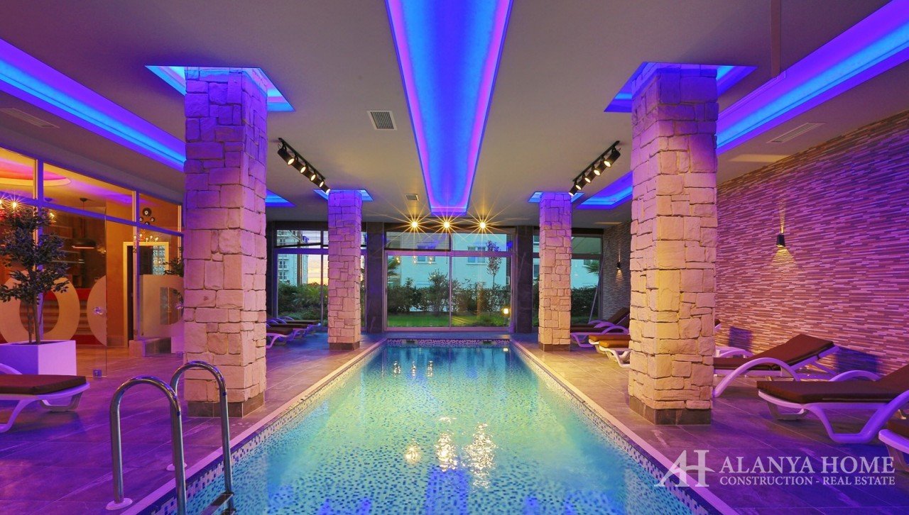 Фото купить продать недорогую квартиру недвижимость в доме жилом комплексе с крытым внутренним бассе