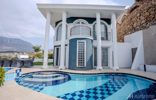 Villa 4+1 De 220 M² À Kargıcak – Mavi Villa