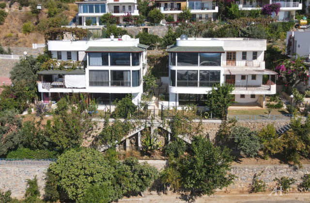 2+2 Villa in Alanya with Pool and 150 m² Garden