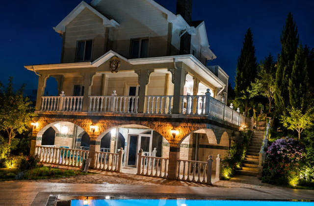 7-Room Detached Villa in İncekum with Panoramic Sea View