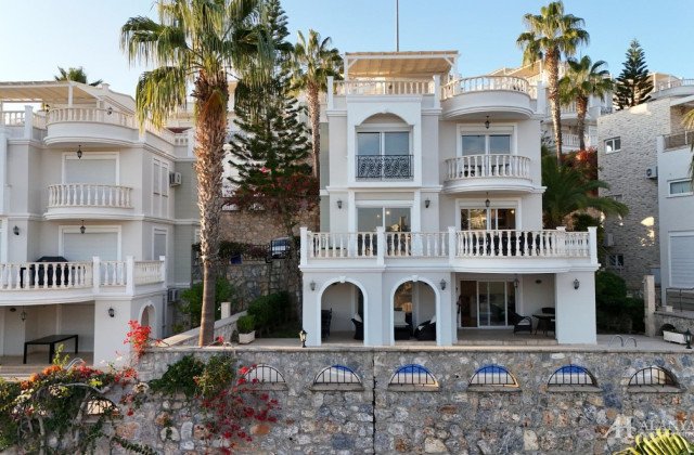 Möblierte 4+1-Triplexvilla in Konaklı, Alanya