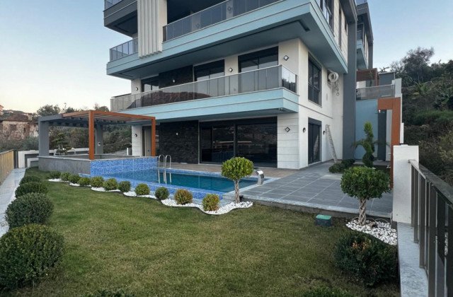 Қарғыжақтағы бассейні бар 6+1 Villa Kuzu вилласы