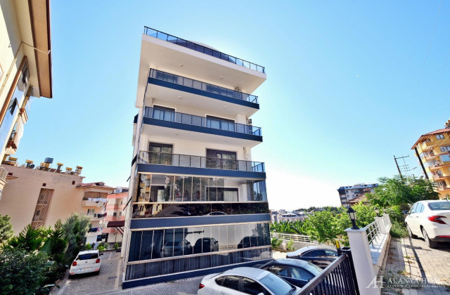 Alanya Merkez'de Deniz Manzaralı 4+1 Dubleks, 190 m²