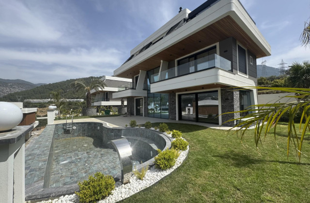 Private Sea-View Villa in Oba, Alanya | 612 m²