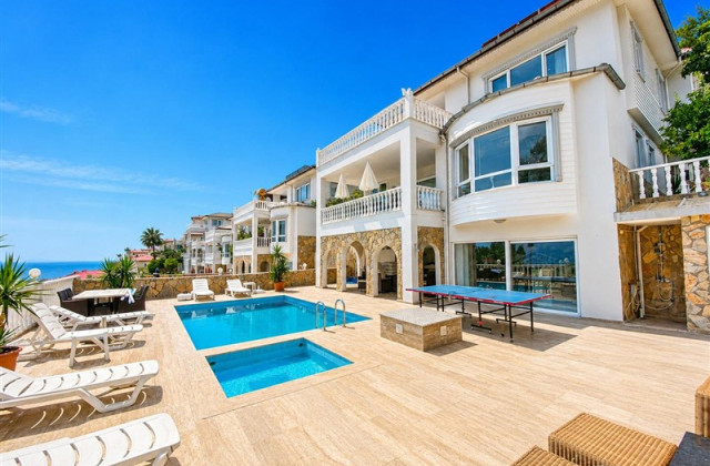 Вілла BH Villa 4+2 у Тепе, Аланія, з басейном