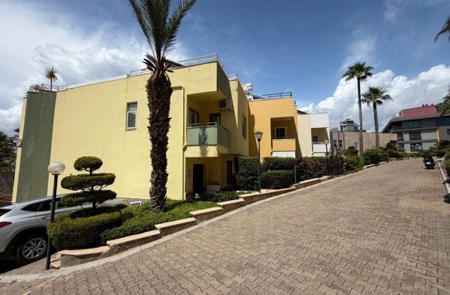 Alanya Kestel'de Satılık 4+1 Triplex Villa