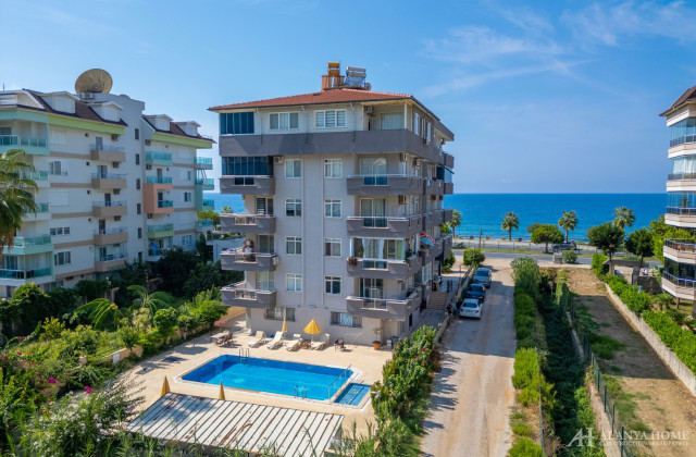 Möblierte 1+1-Wohnung direkt am Meer in Kestel