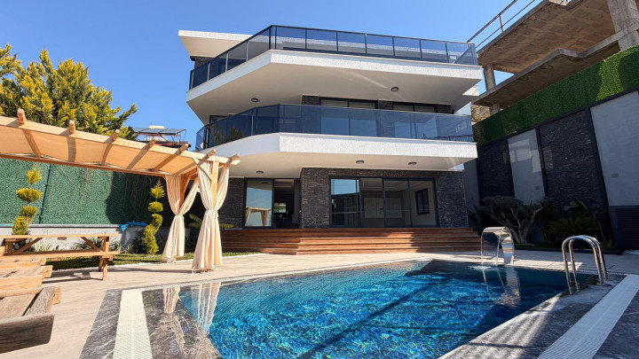 5+2 Sea-View Villa with Private Pool in Bektaş